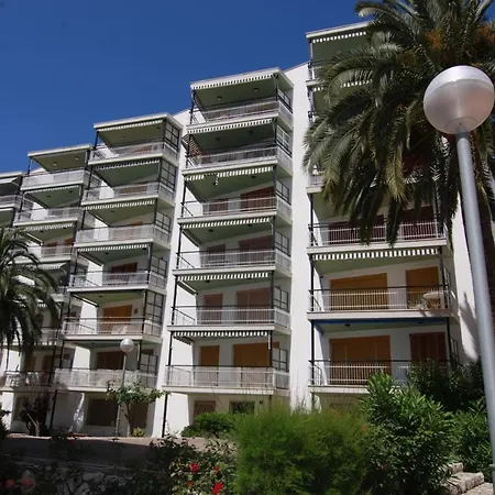 Zeus Tauro Apartment *